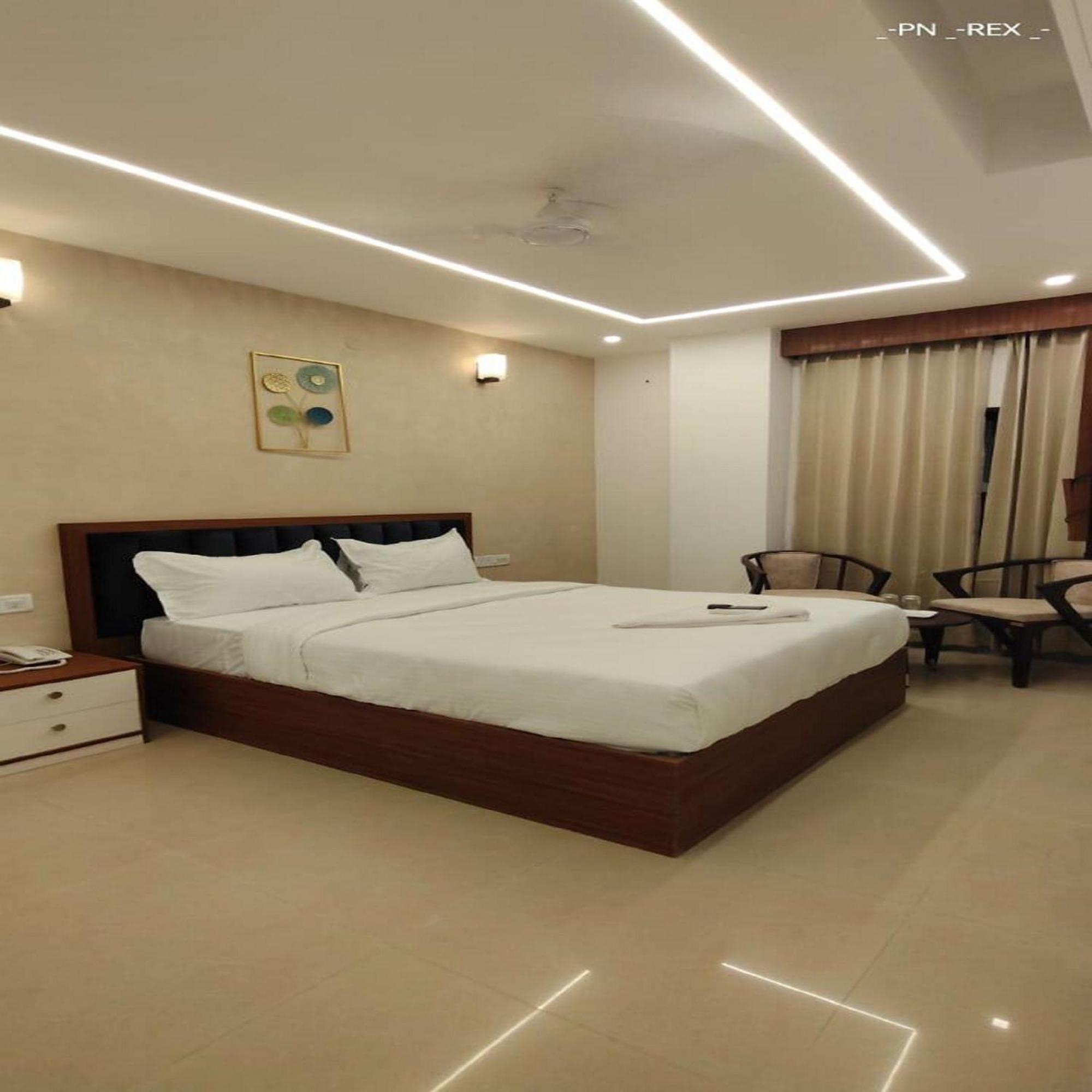 Royal Luxe Business Class Hotel Chennai Exterior photo